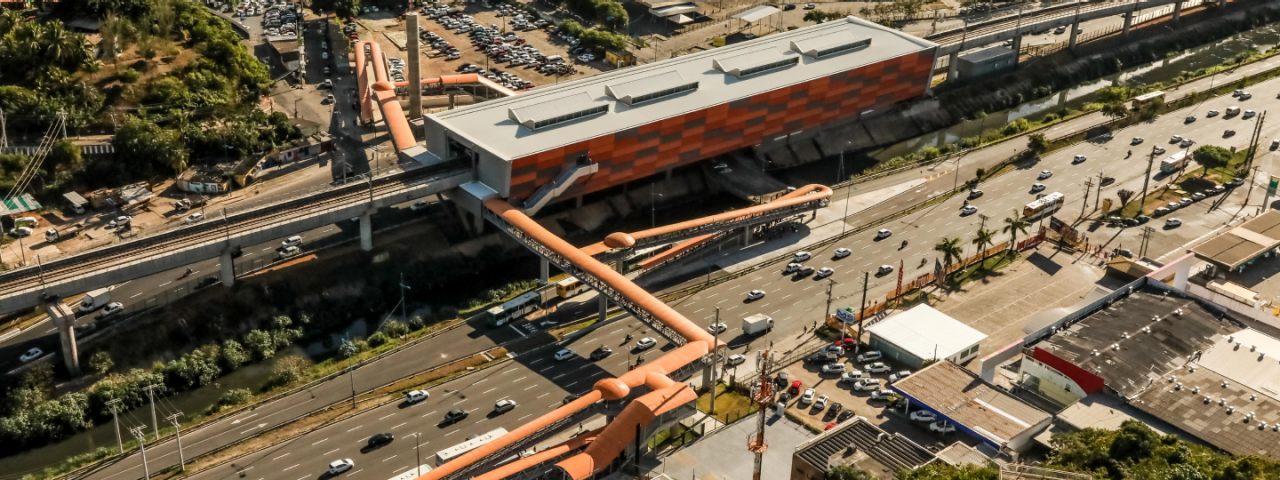 A imagem mostra a Estação Detran, no bairro de Pernambués.