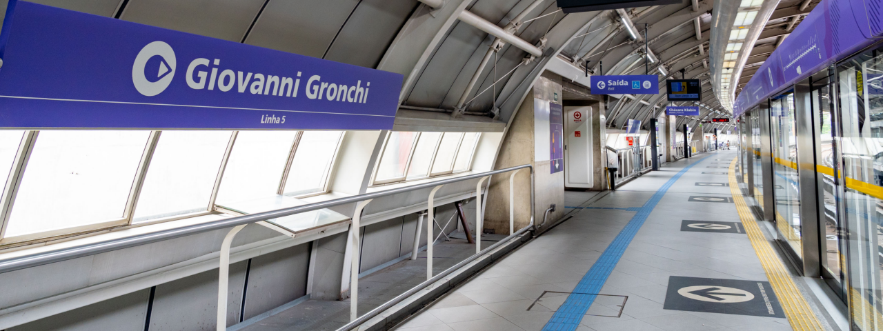 Imagem da Estação Giovanni Gronch que está localizada entre Vila Andrade e Jardim São Luís.