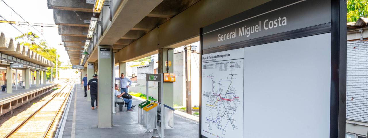 A imagem mostra a Estação General Miguel Costa, uma estação ferroviária em Osasco, Brasil.