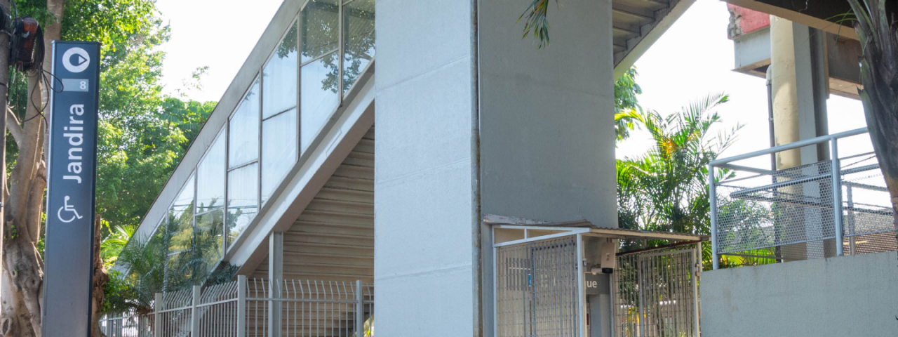 Imagem da Estação Jandira, uma estação ferroviária localizada na cidade de Jandira, na Grande São Paulo.